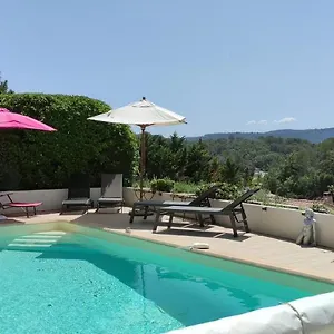 Couette-café Les Hauts De, Carcès